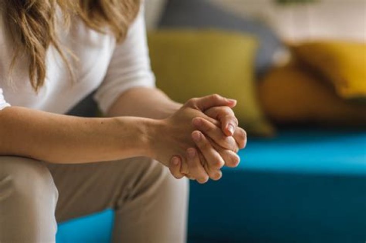 14 Signs Of A Toxic Sibling, According To Experts