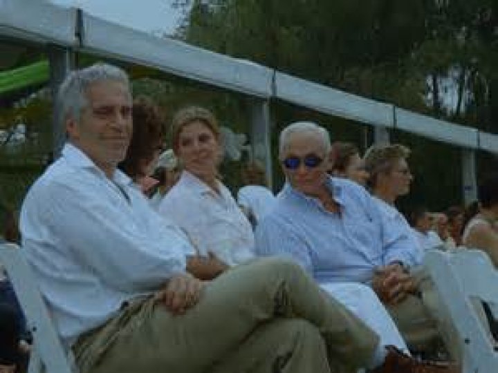 Is Les Wexner Still Alive Where Is Victoria