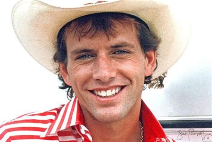 Lane Frost Biography, Age, Height, Wife, Net Worth, Family ·